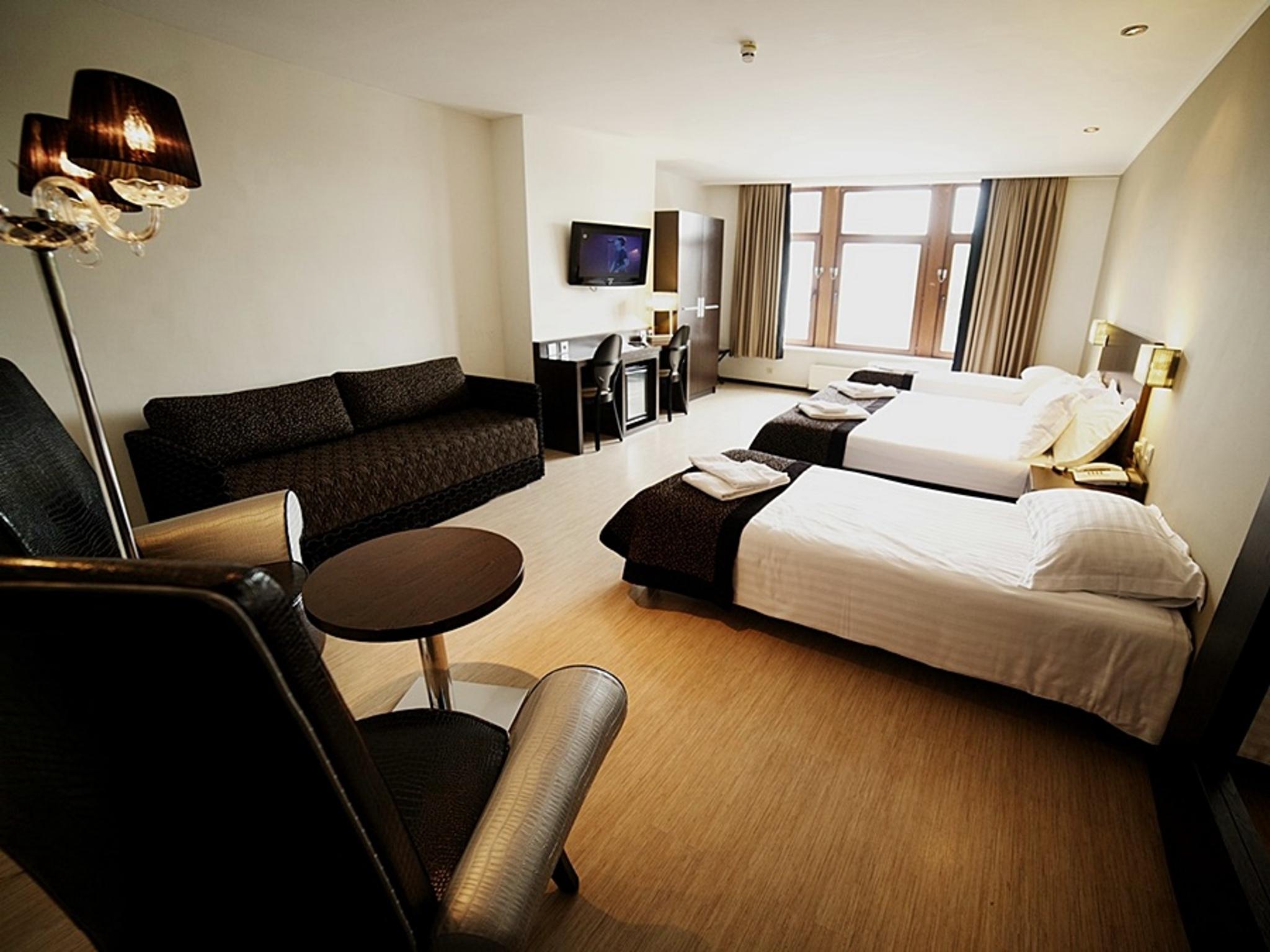 Urban Yard Hotel Saint-Gilles Esterno foto